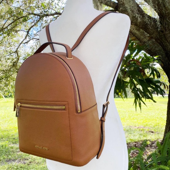 Gaby’sBags💕NWT Michael Kors Backpack 🎒 Pick 1 - Picture 2 of 9